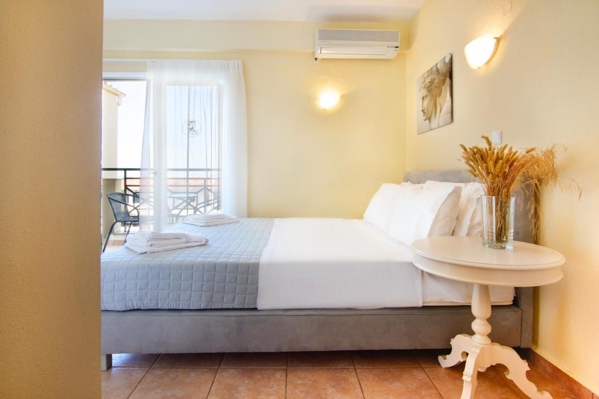 Julia Hotel Fourka Luaran gambar