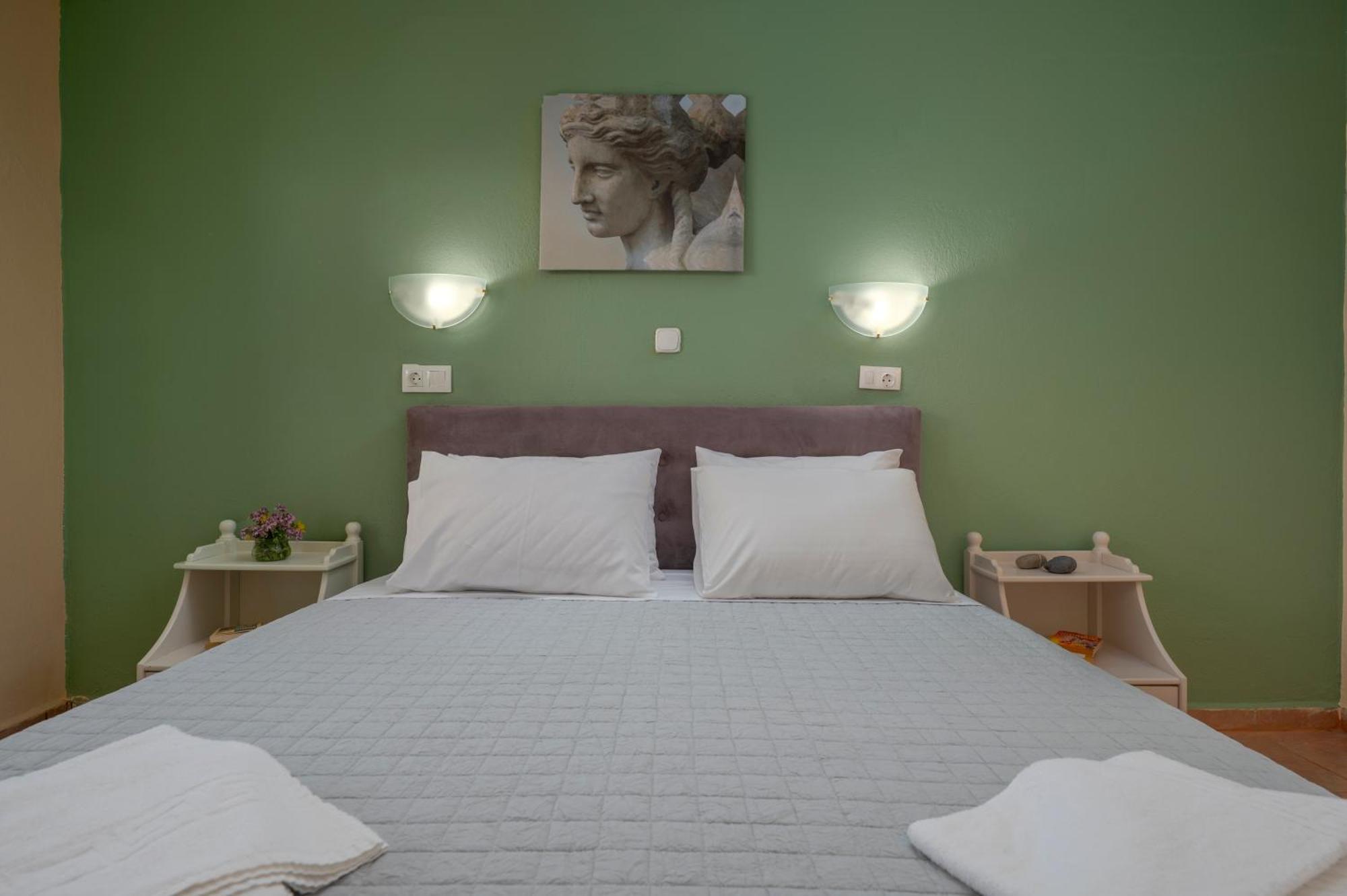 Julia Hotel Fourka Luaran gambar