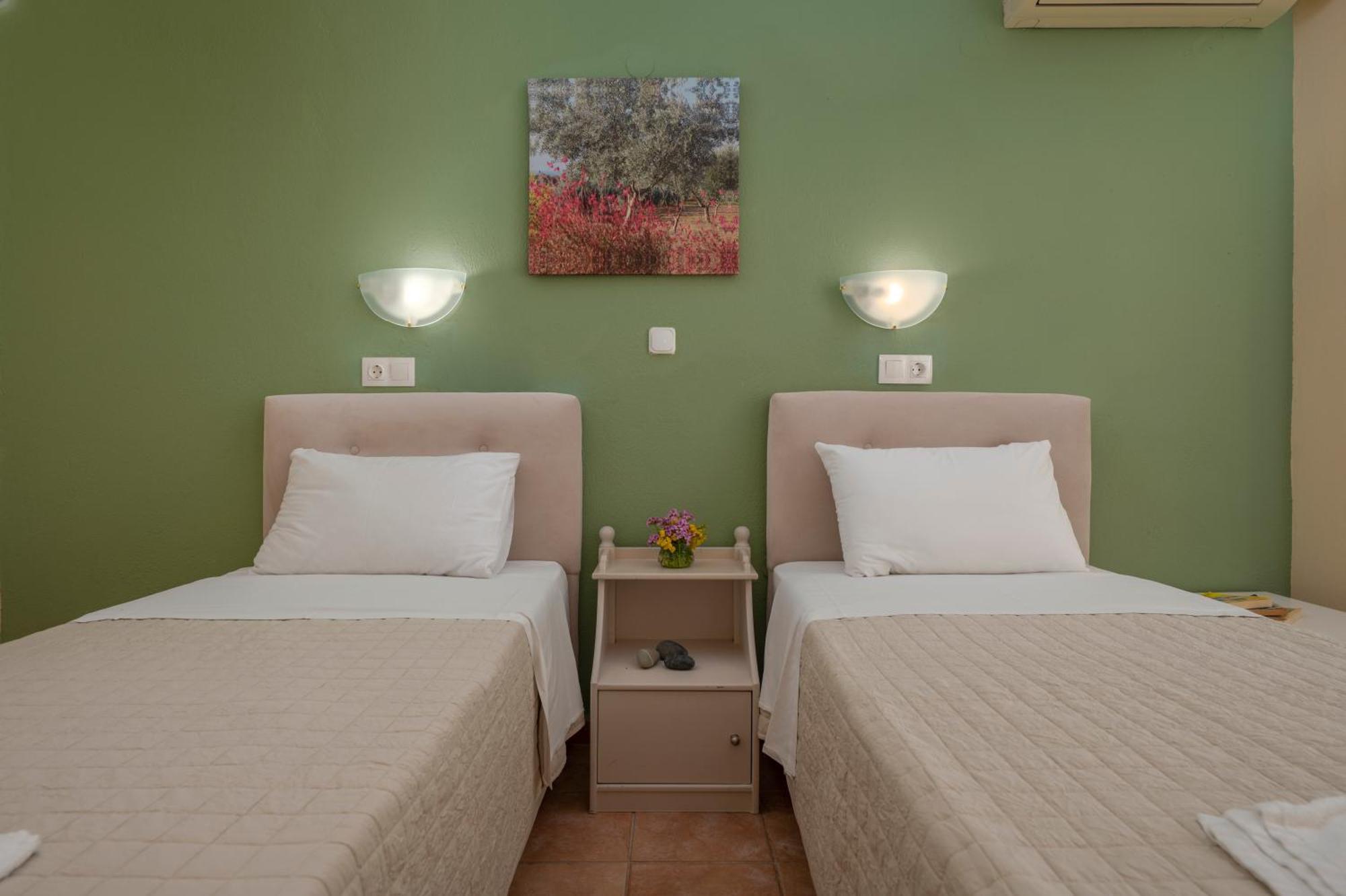 Julia Hotel Fourka Luaran gambar